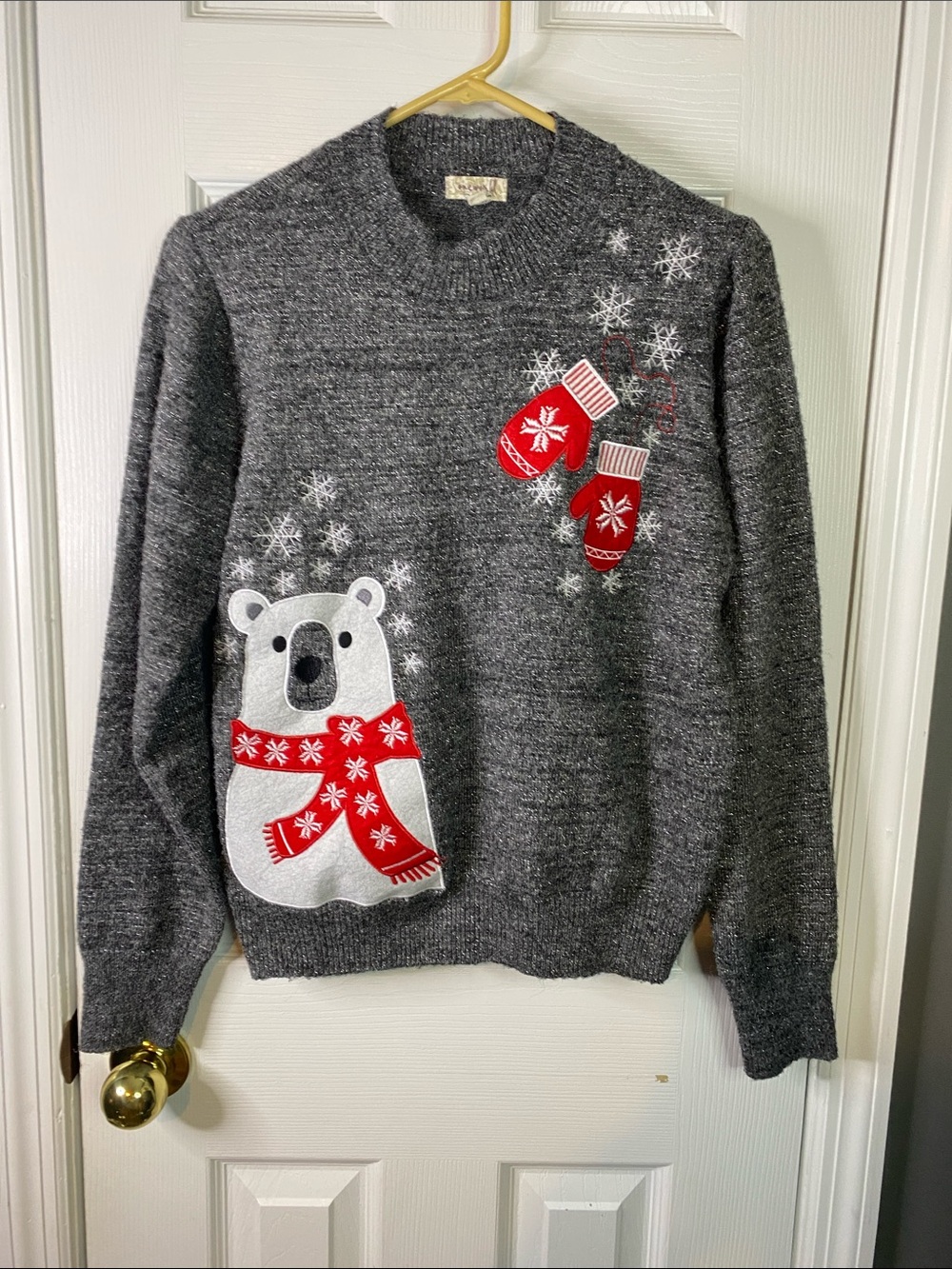 ONE WORLD Gray Crewneck Sweater with Red Mittens and Polar Bear Size Large.
